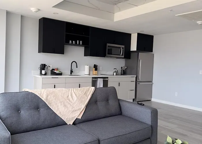 Modern One Bedroom With Gym Aparthotel 4*